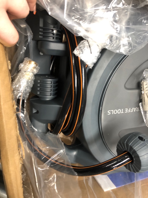 Photo 1 of Retractable hose reel 