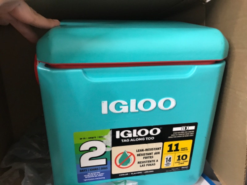 Photo 2 of Igloo 11 Qt Tag Along Too Strapped Picnic Style Cooler Teal Cooler