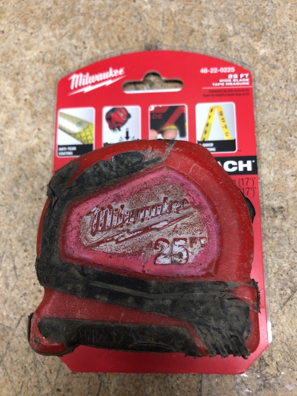 Photo 2 of 25' Milwaukee Wide Blade Tape Measure