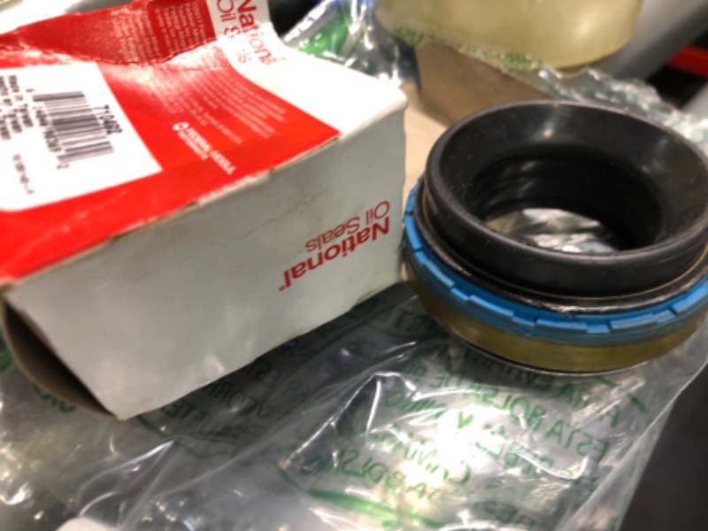 Photo 3 of National 710492 Axle Shaft Seal