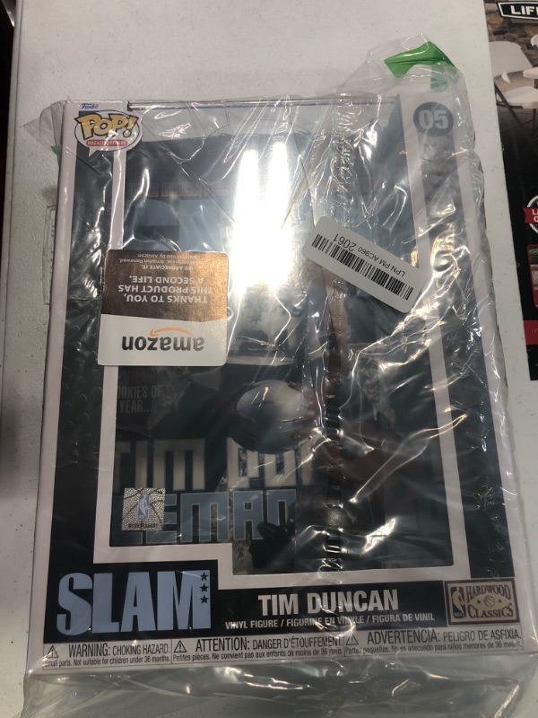 Photo 2 of Funko Pop! NBA Cover: SLAM - Tim Duncan