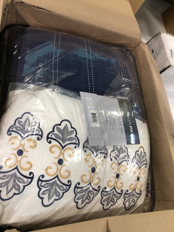 Photo 3 of Madison Park Quilt Traditional Damask Design All Season, Lightweight Coverlet Bedspread Bedding Set, Matching Shams, Pillows, King/Cal King(104"x94"), Navy/White 6 Piece Navy Blue King/Cal King