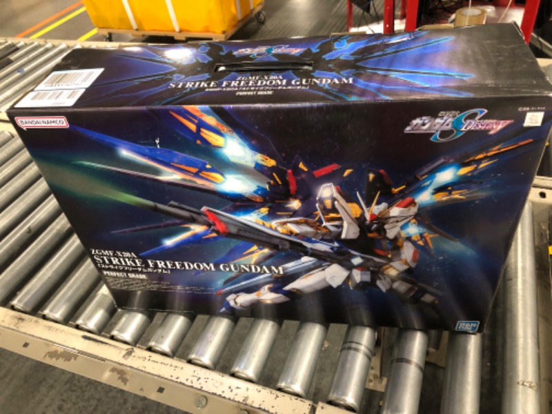 Photo 2 of Bandai Hobby Strike Freedom Gundam, Bandai Perfect Grade Action Figure (BAN165506)