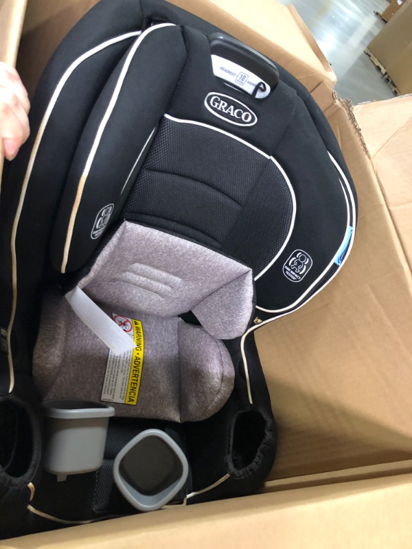 Photo 3 of Graco Extend2Fit Convertible Car Seat, Gotham