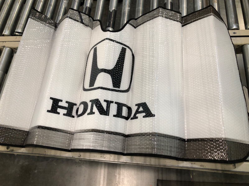 Photo 3 of Plasticolor 003714R01 Honda Logo White Accordion Style Car Truck SUV Front Windshield Sunshade