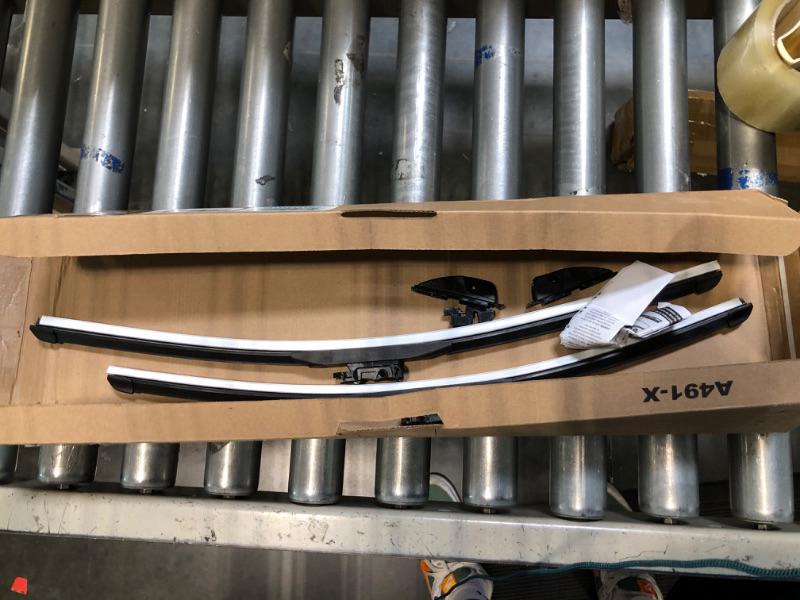 Photo 3 of 2 Factory Wiper Blades Replacement for Silverado Sierra 04/03/2014-2018 Original Equipment Windshield Wiper Blades Set - 22"+22" (Set of 2) Top Lock 22+22