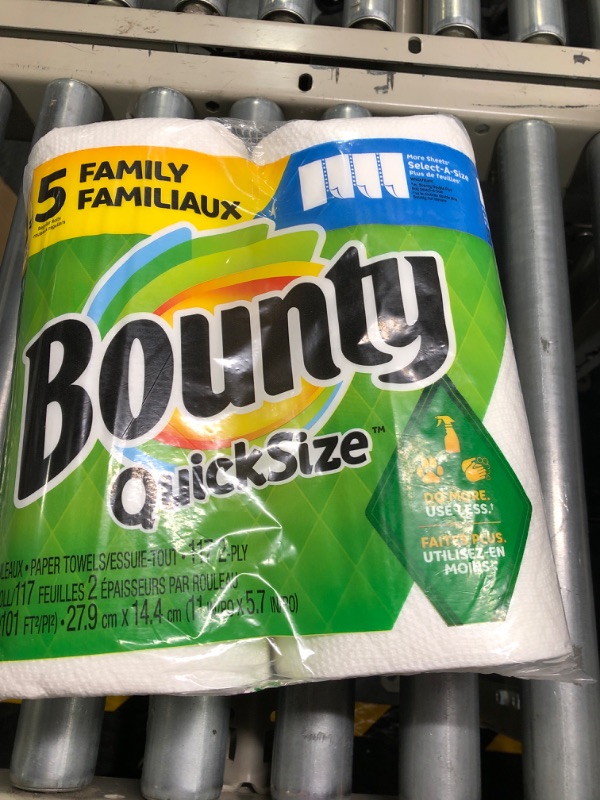 Photo 2 of Bounty Select-A-Size Paper Towels, White, 2 Triple Rolls = 6 Regular Rolls 2 Count (Pack of 1)