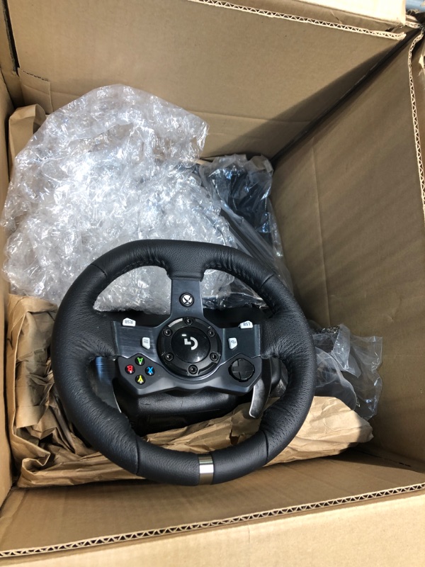 Photo 3 of logitech G920 Dual-motor Feedback Driving Force Racing Wheel with Responsive Pedals for Xbox One (Renewed)