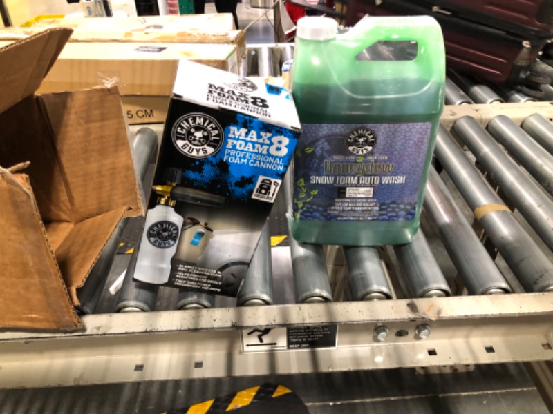 Photo 3 of Chemical Guys EQP_312 TORQ Professional Max Foam 8 Cannon & Honey Dew Snow Foam Soap Kit, 128 fl oz (1 Gallon) & MIC493 Chenille Premium Scratch-Free Microfiber Wash Mitt, Lime Green, 9.6” x 2.3” x 7”