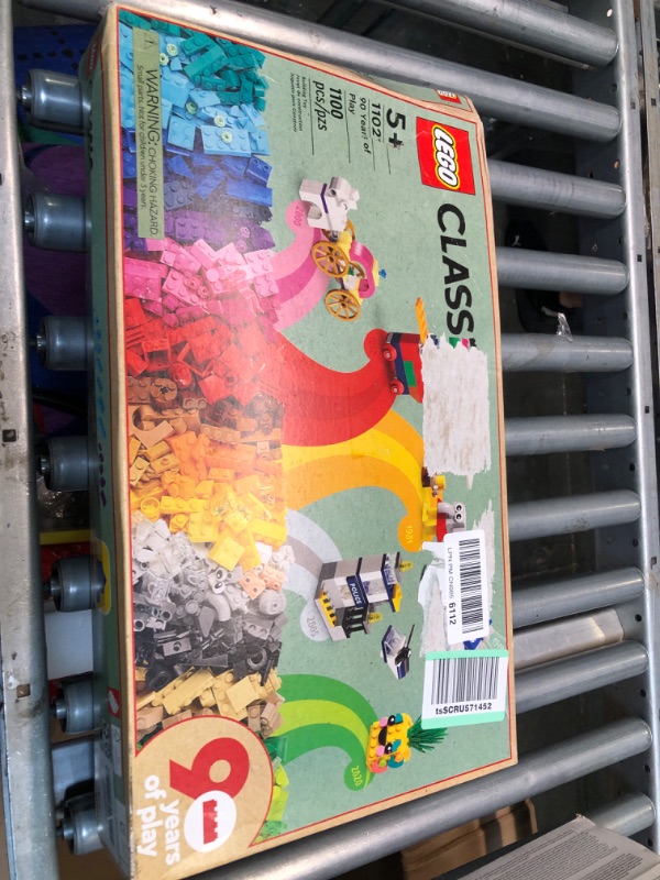 Photo 2 of LEGO Classic 90 Years of Play (11021)