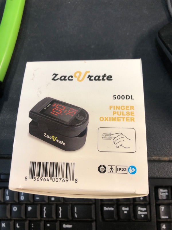 Photo 2 of Zacurate Pro Series 500DL Fingertip Pulse Oximeter Blood Oxygen Saturation Monitor with Silicon Cover