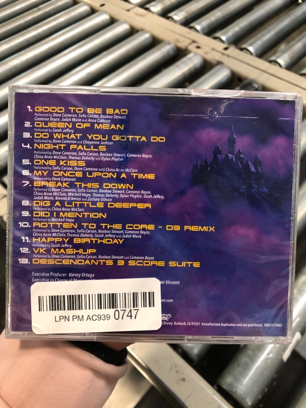 Photo 3 of Descendants 3 soundtrack [CD]