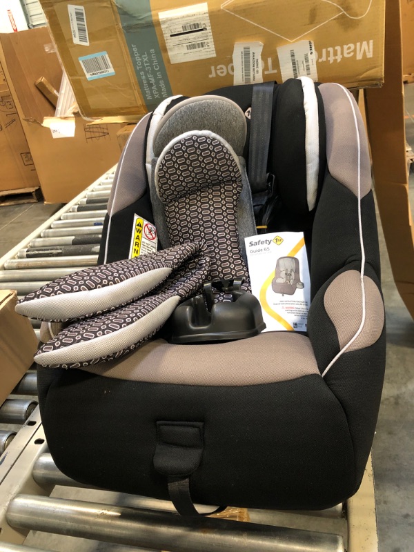 Photo 3 of Safety 1st Guide 65 Convertible Car Seat, Chambers