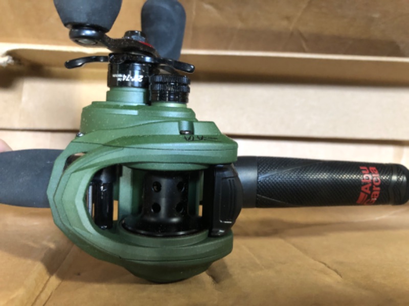 Photo 3 of Abu Garcia Zata Baitcast Low Profile Reel and Fishing Rod Combo Right-handed 7' - Medium Heavy - 1pc