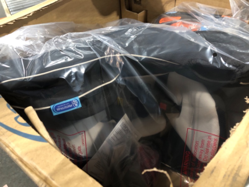 Photo 1 of Graco Extend2Fit Convertible Car Seat, Gotham