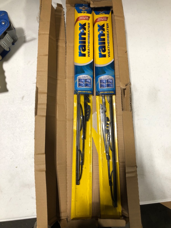 Photo 1 of Rain-X 820149 WeatherBeater All-Season OEM Quality Conventional Windshield Wiper Blade - 22" (Pack of 2) 22" 2 Pack