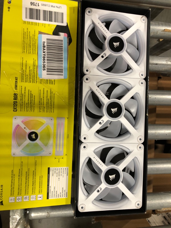 Photo 2 of Corsair iCUE LINK QX120 RGB 120mm Magnetic Dome RGB Fans - Triple Fan Starter Kit with iCUE LINK System Hub - White Triple (120mm) White