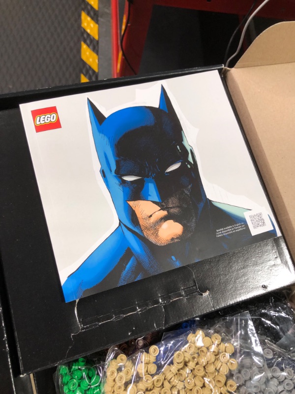 Photo 4 of LEGO Art Jim Lee Batman Collection 31205 Wall Décor Building Set for Adults (4,167 Pieces)