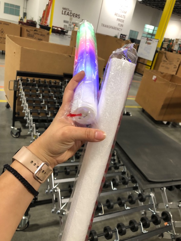 Photo 1 of SHQDD Glow Sticks Bulk, 20 Pcs LED Foam Sticks, Christmas Party Supplies, Foam Glow Sticks for Wedding with 3 Modes Colorful Flashing, Glow in the Dark Party Supplies for Wedding, Raves, Concert, Party, Camping 20 Pack New