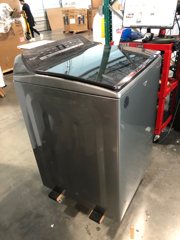 Photo 1 of Whirlpool Smart Capable w/Load and Go 5.3-cu ft High Efficiency Impeller and Agitator Smart Top-Load Washer (Chrome Shadow) ENERGY STAR
