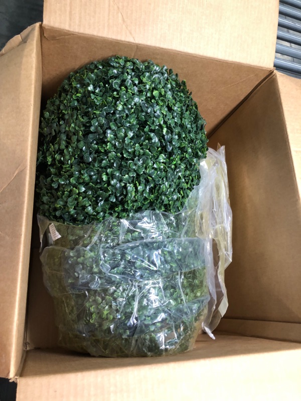 Photo 1 of AILANDA 2 PCS 21 inch Artificial Plant Topiary Ball Outdoor UV Resistant 4 Layers Faux Boxwood Decorative Balls for Backyard, Balcony, Garden, Wedding and Home Décor (Dark Green) 21inch