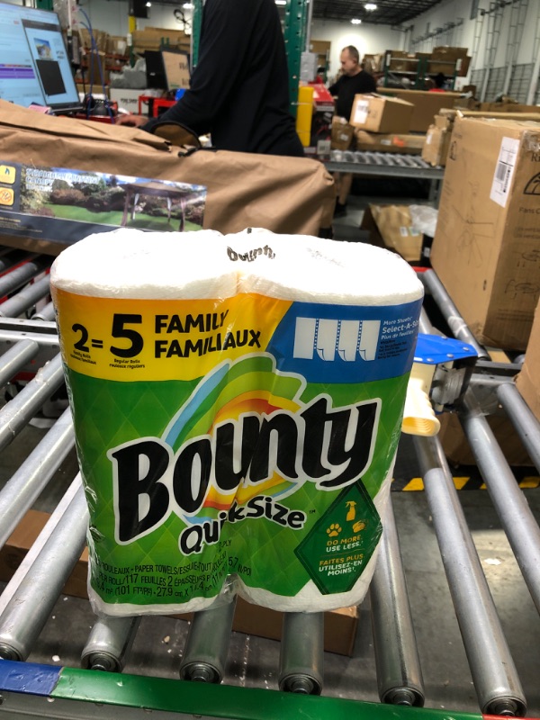 Photo 2 of Bounty Quick Size Paper Towels, White, 4 Packs Of 2 Family Rolls = 8 Family Rolls