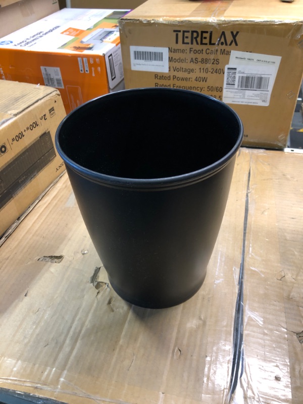 Photo 3 of *** SMALL ROUND PLASTIC TRASH CAN FOR BATHROOM *** iDesign - 93437 iDesign Kent Plastic Wastebasket,, Bedroom, Dorm, College, Office, 8.25" x 10", Black Black Set of 1