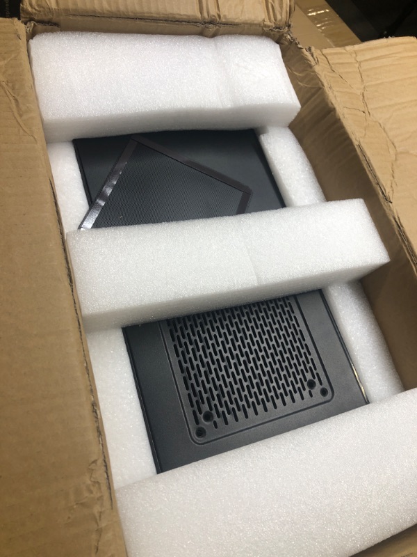 Photo 1 of Thermaltake Versa H18 Tempered Glass Black Spcc Micro ATX Gaming Computer Case CA-1J4-00S1WN-01