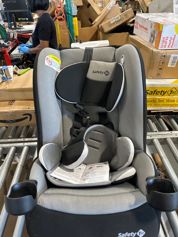 Photo 1 of Safety 1st Jive 2-in-1 Convertible Car Seat,Rear-Facing 5-40 pounds and Forward-Facing 22-65 pounds, Black Fox