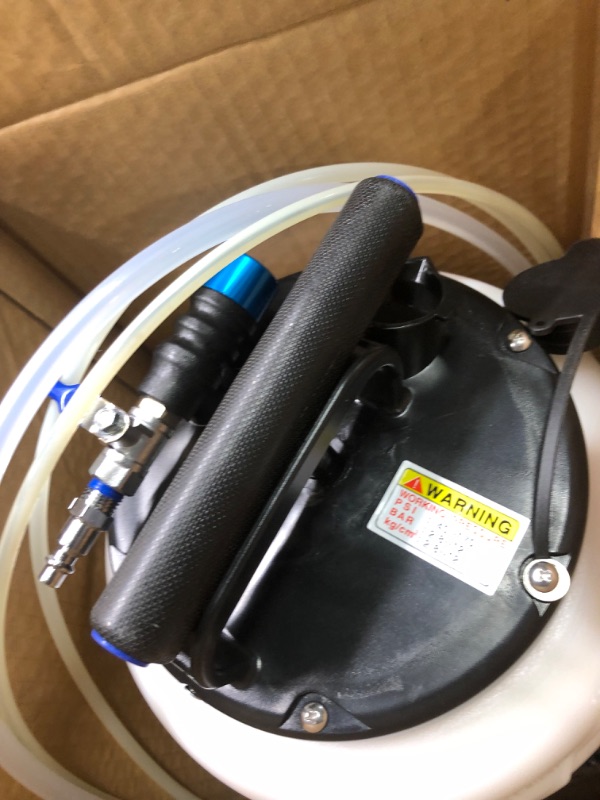 Photo 4 of EWK 10.5L Manual Oil Extractor Change Pump for Automotive Fluids Vacuum Evacuation