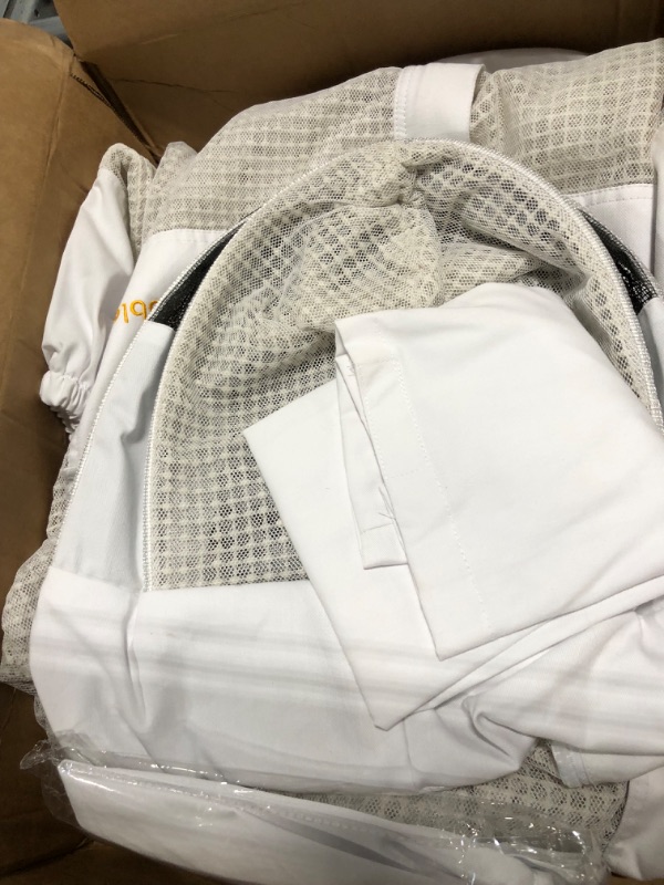 Photo 1 of Be Noble Sting Proof Bee Suit with One Pair Gloves,Beekeeper Suit Professional Beekeeping Suit Sting Prof for Men with Removable Fencing Veil. (2XL)