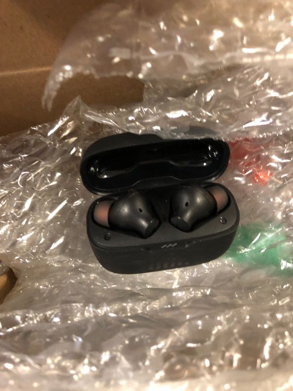 Photo 4 of JBL WIRELESS EARPHONES BLACK