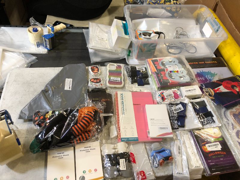 Photo 1 of 25 PCS MISC. ITEMS BAG LOT