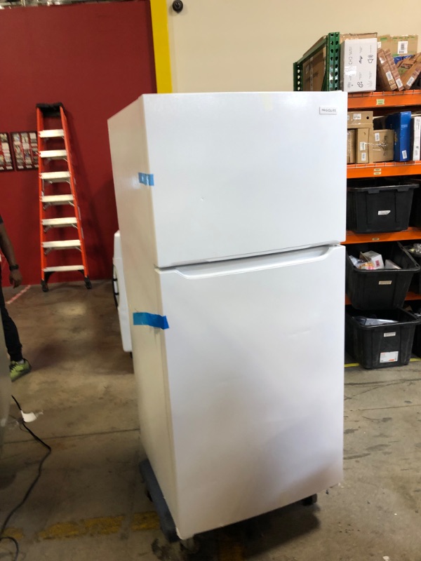 Photo 4 of Frigidaire Garage-Ready 18.3-cu ft Top-Freezer Refrigerator (White)
