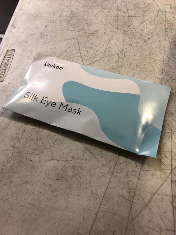 Photo 2 of Silk Eye Mask, Soft and Comfortable Pure Silk Sleep Eye Mask, Adjustable Elastic Night Sleeping Mask for Travel, Meditation, Work etc
