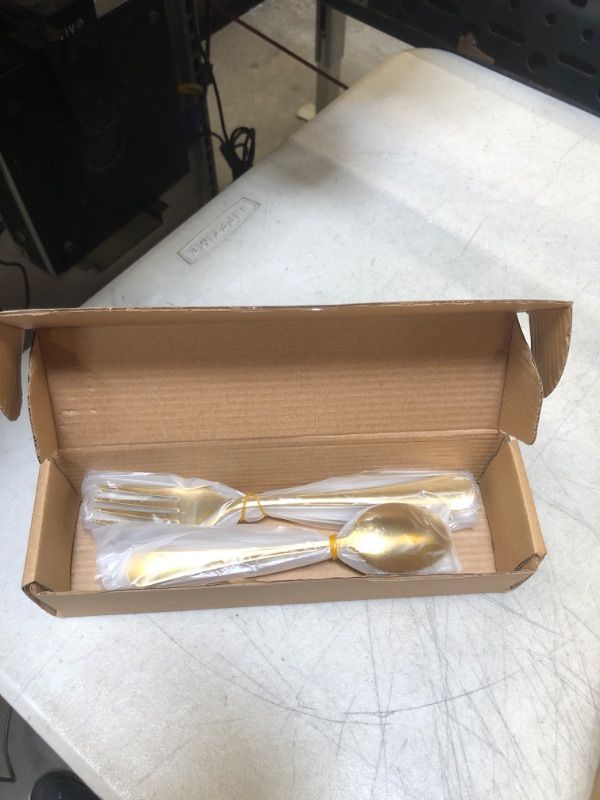 Photo 1 of 12-Pieces Silverware Set, Flatware Set for 6, Stainless Steel Tableware Cutlery Set with Spoons Forks, Utensil Sets for Home Kitchen Restaurant Hotel, Dishwasher Safe (Gold)
