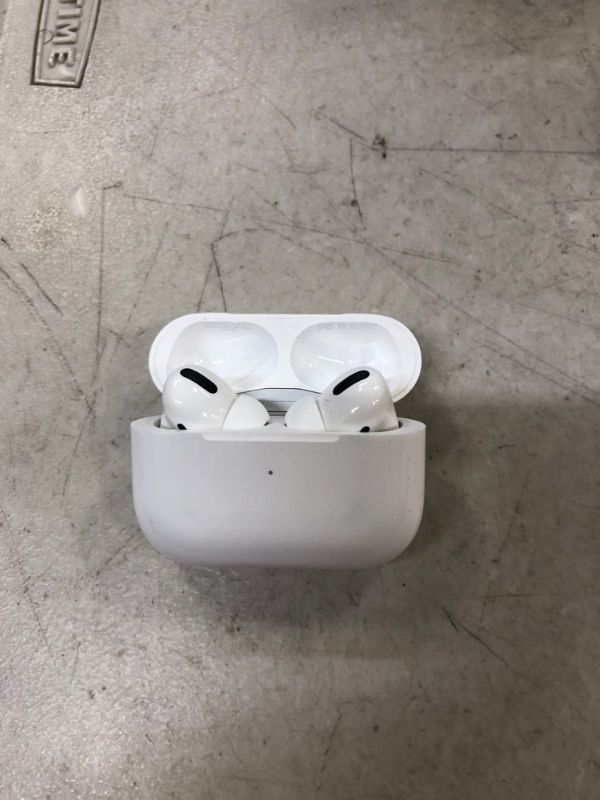 Photo 1 of AIRPOD PROS 