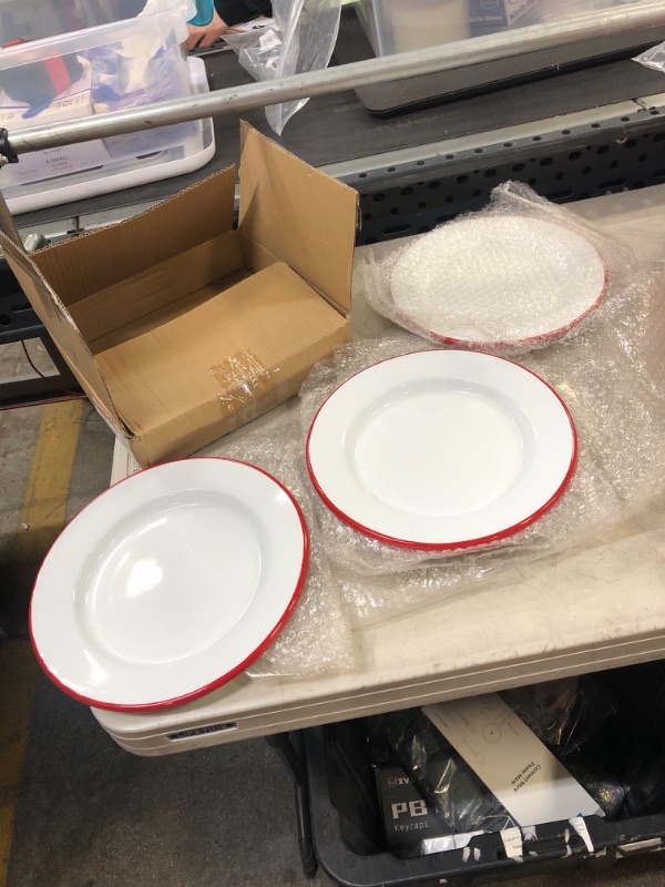 Photo 1 of 3 PC WHITE AND RED FLAT PLATES 