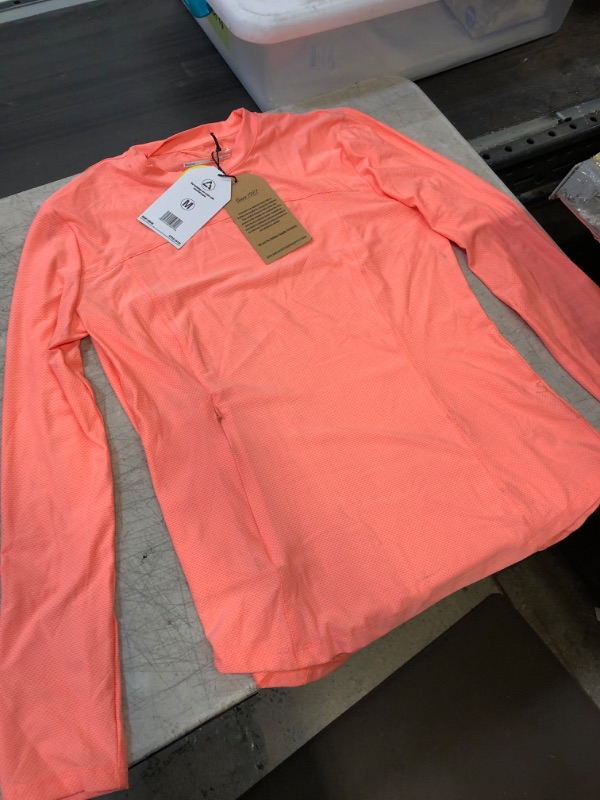 Photo 1 of Avalanche Women S SPF 50 Long Sleeve Sun Shirt with Zipper Pocket
SIZE M (MINOR STAINS)