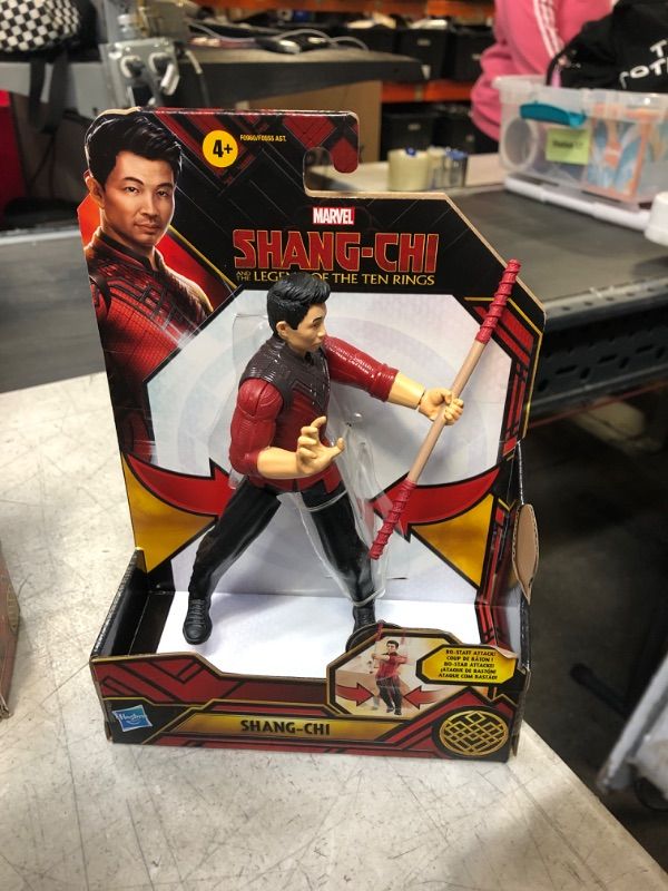 Photo 2 of Marvel Hasbro Shang-Chi and The Legend of The Ten Rings Shang-Chi 6-inch Action Figure Toy with Bo Staff Attack Feature! for Kids Ages 4 and Up