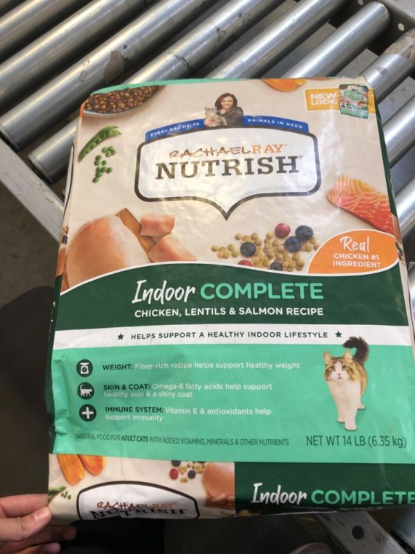 Photo 2 of Rachael Ray Nutrish Indoor Complete Chicken with Lentils & Salmon Recipe Natural Dry Cat Food, 14-lb bag exp 12/16/2023