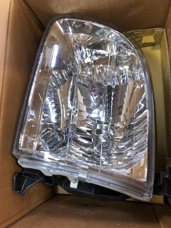 Photo 2 of For Toyota Sequoia 2001-2004/Tundra 2003-2004 Headlight Assembly Pair Driver and Passenger Side For TO2502144 | 81150-0C020 Tundra Double Cab