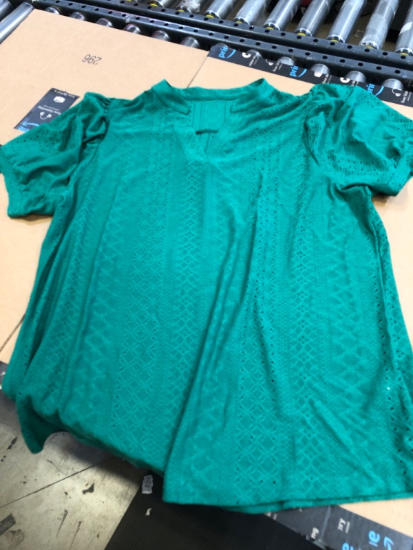 Photo 1 of 2xl green short sleeve shirt 