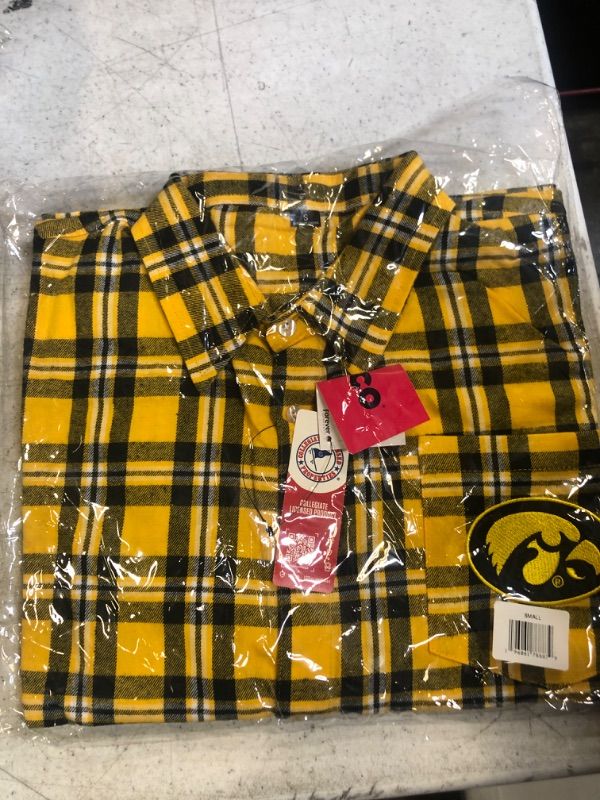 Photo 2 of FOCO Men's NCAA College Team Logo Long Sleeve Flannel Shirt Iowa Hawkeyes 9-2445 Team Color S