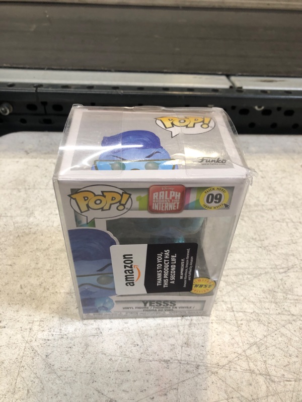 Photo 2 of Funko Yesss: Ralph Breaks The Internet x POP! Disney Vinyl Figure & 1 PET Plastic Graphical Protector Bundle [#009 / 33414 - B]
