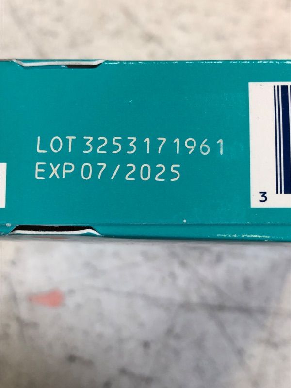 Photo 3 of Vicks Sinex SEVERE LiquiCaps, All-In-One Sinus Relief, Non-Drowsy, Nasal Decongestant, Maximum Strength Relief of Sinus Headache, Pain, Pressure, & Congestion, 24 LiquiCaps (BB 07/2025)