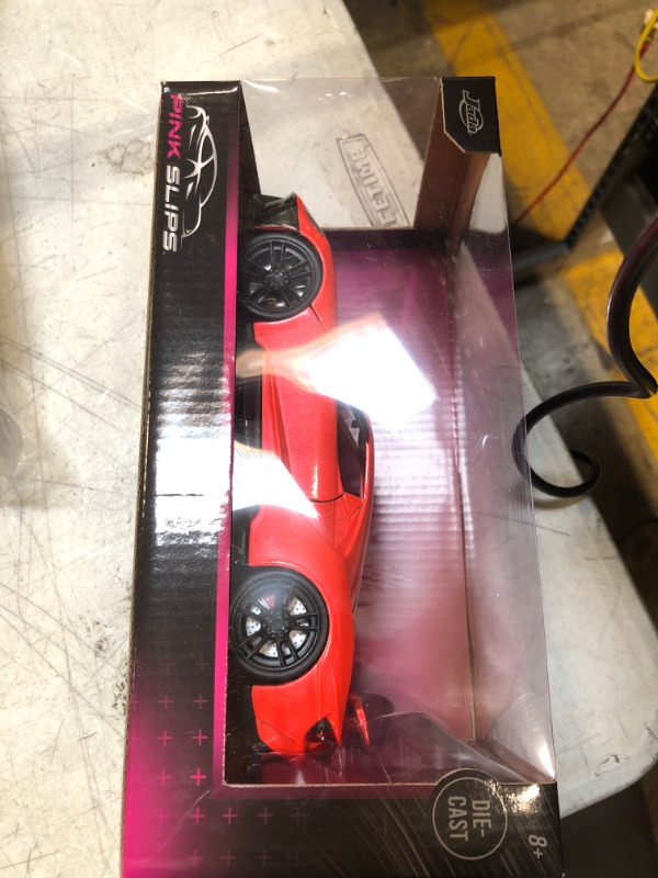 Photo 2 of 2017 Ford GT - Pink Slips 1:24 Scale Diecast Replica Model