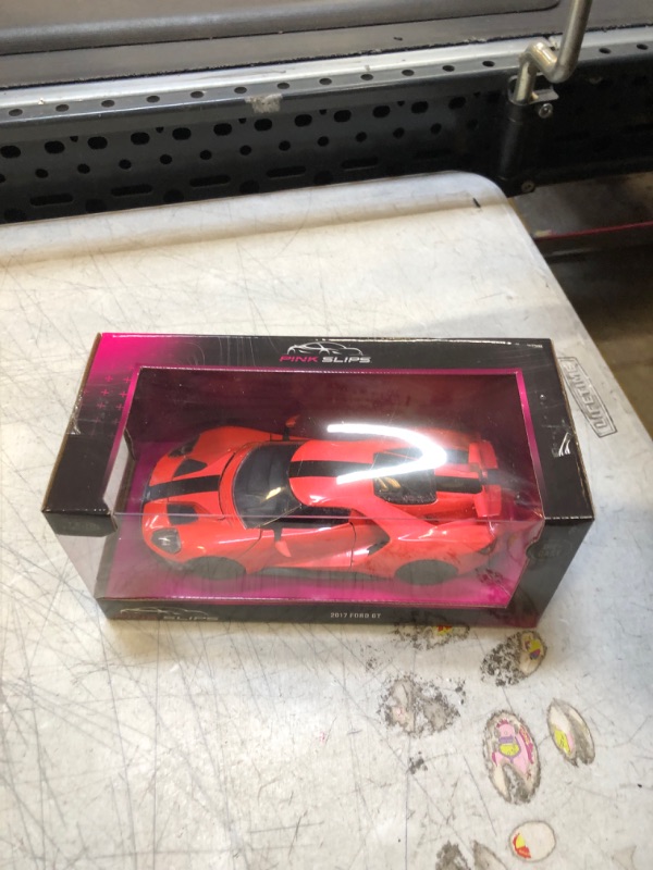 Photo 2 of 2017 Ford GT - Pink Slips 1:24 Scale Diecast Replica Model