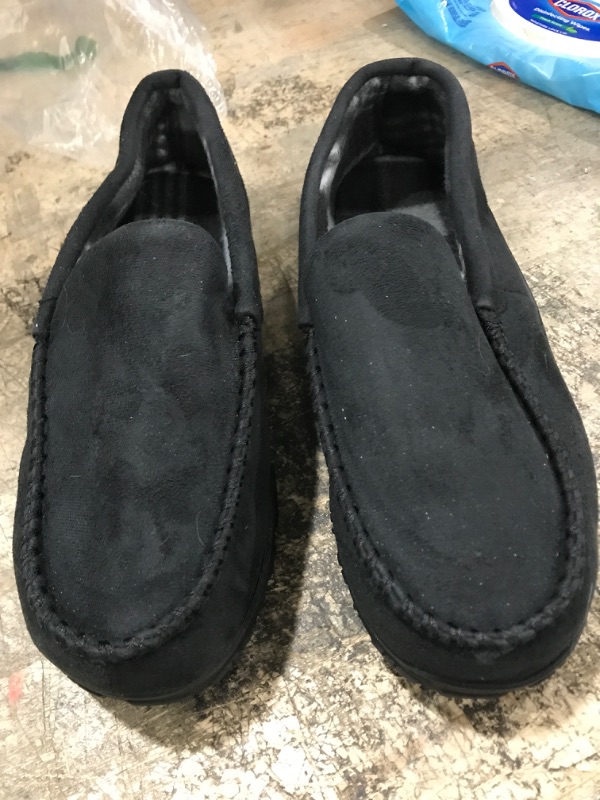 Photo 1 of MENS HOUSE SHOES   SIZE 10 