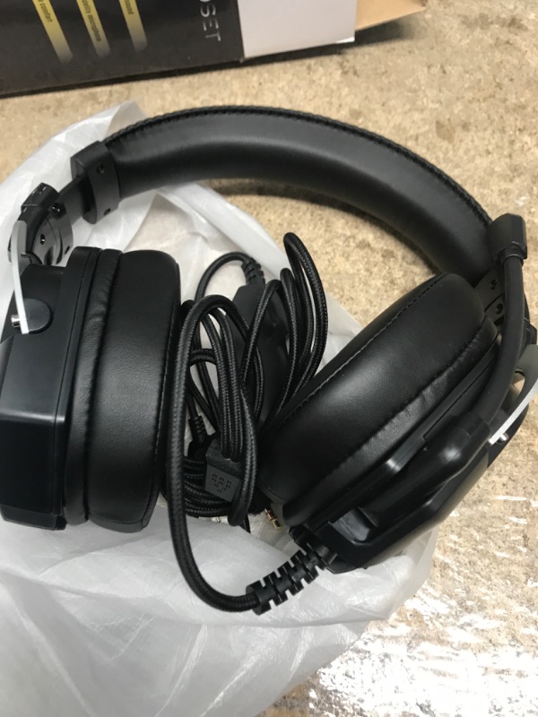 Photo 2 of Gaming Headset with Microphone, Stereo Wired Noise Cancelling Over-Ear Headphones with Mic for Pc, Ps5, Xbox One Series X/s, Ps4, Computer, Laptop, Mac, Nintendo, Gamer (Black)